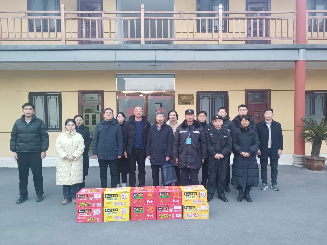 機關(guān)黨員一線行 建言獻策助運營 | 信陽華信建投集團開展第28期“機關(guān)黨員到一線”活動